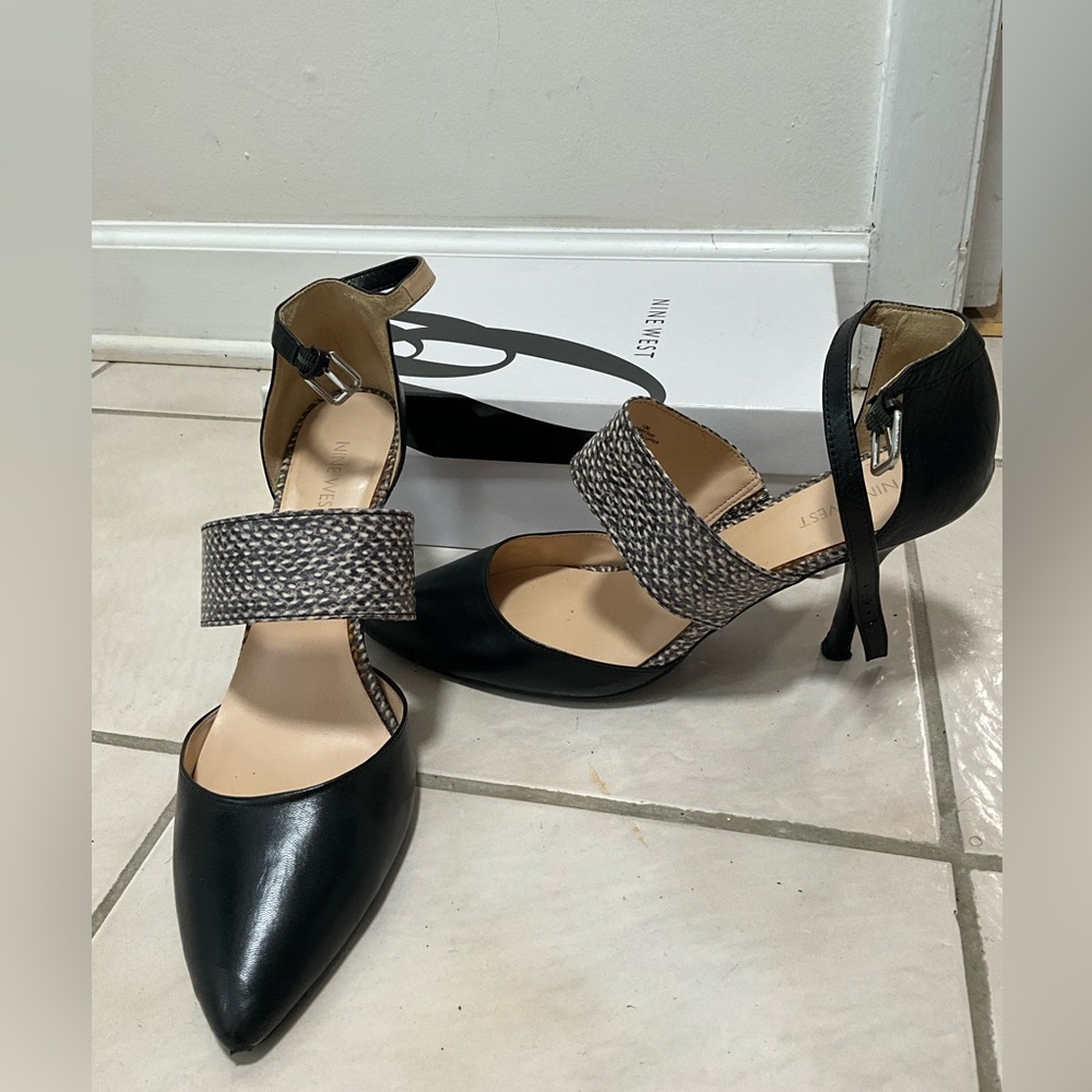 Nine West Black and Patterned Heels Size 12